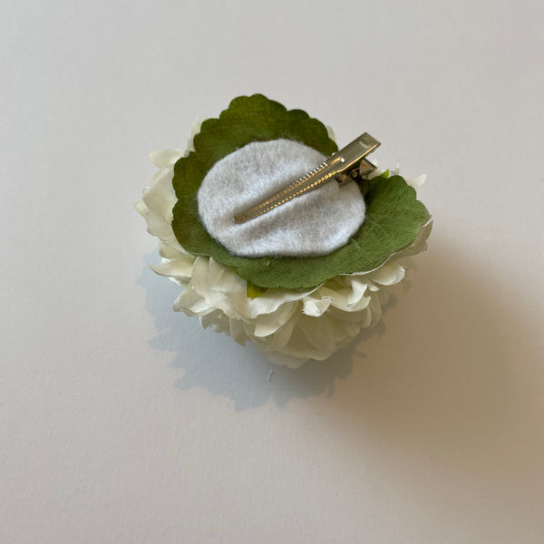 Classic Vintage Cream Carnation Hair Clip