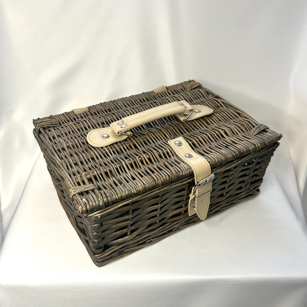 Classic Daisy Picnic Basket in Antique Wash Wicker - Vintage Inspired
