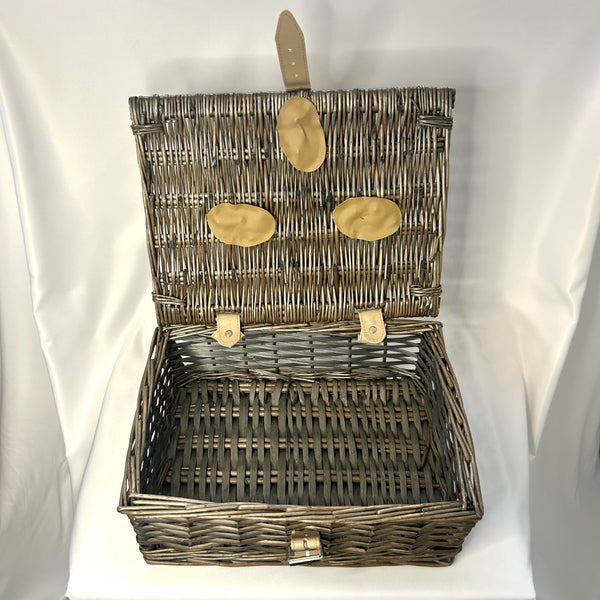 Classic Daisy Picnic Basket in Antique Wash Wicker - Vintage Inspired