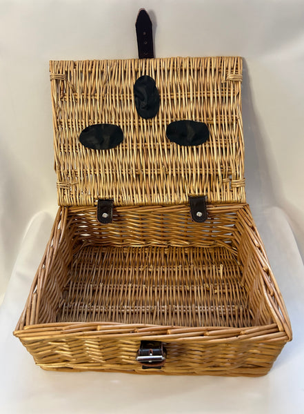 Classic Daisy Picnic Basket in Natural Wicker - Vintage Inspired