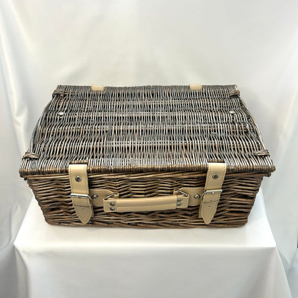 Classic Doris Picnic Basket in Antique Wash Wicker - Vintage Inspired