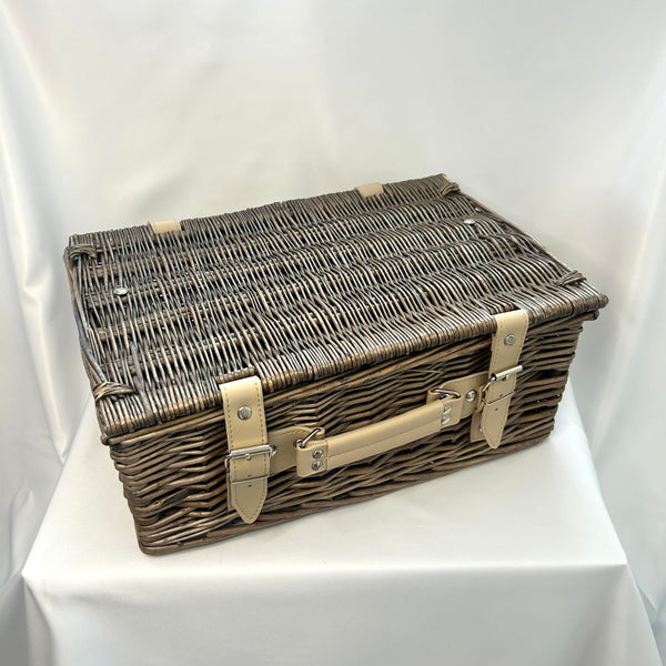 Classic Doris Picnic Basket in Antique Wash Wicker - Vintage Inspired
