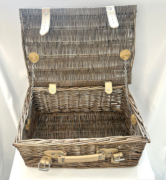 Classic Doris Picnic Basket in Antique Wash Wicker - Vintage Inspired