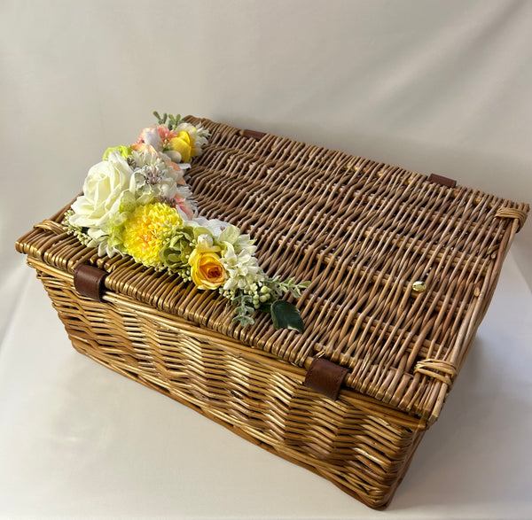 Classic Doris Picnic Basket in Natural Wicker - Vintage Inspired