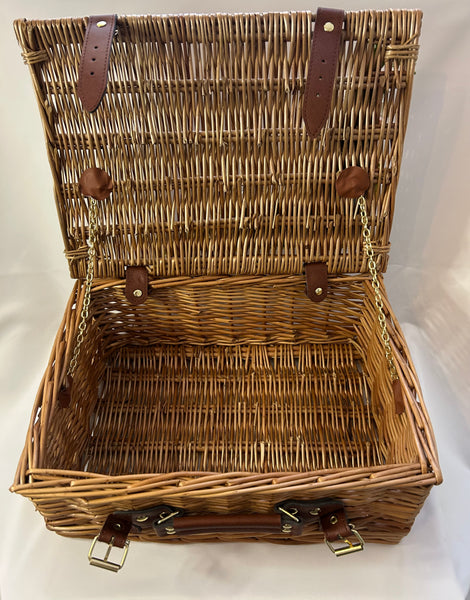 Classic Doris Picnic Basket in Natural Wicker - Vintage Inspired