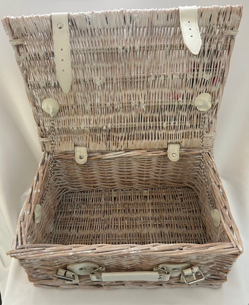 Classic Doris Basket in White Antique Wash Wicker - Vintage Inspired