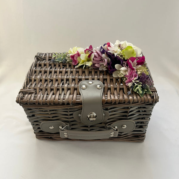 Classic Dotty Picnic Basket in Antique Wash Wicker - Vintage Inspired