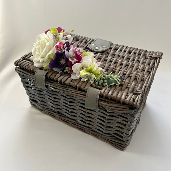 Classic Dotty Picnic Basket in Antique Wash Wicker - Vintage Inspired