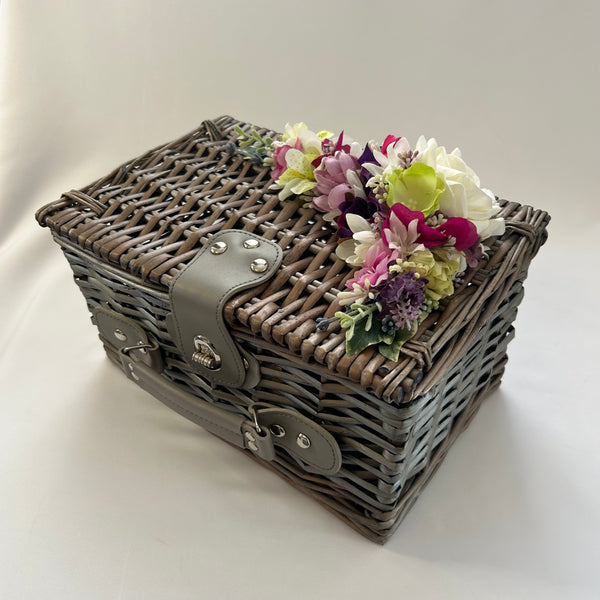 Classic Dotty Picnic Basket in Antique Wash Wicker - Vintage Inspired