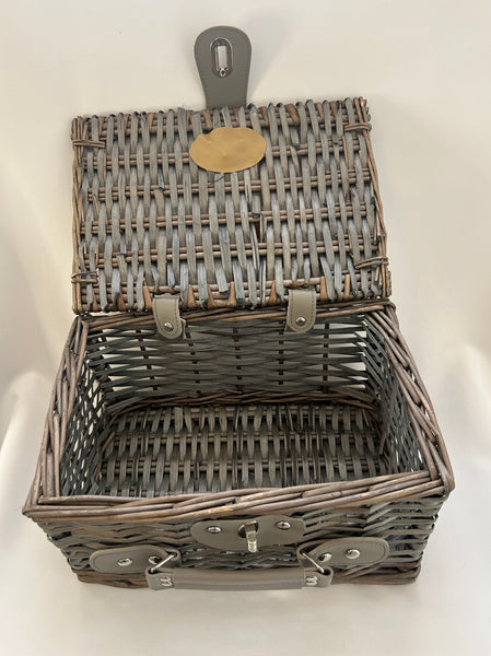 Classic Dotty Picnic Basket in Antique Wash Wicker - Vintage Inspired