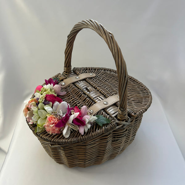 Classic Lottie Basket in Antique Wash Wicker - Vintage Inspired