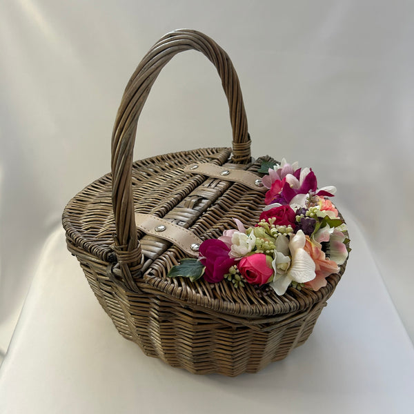 Classic Lottie Basket in Antique Wash Wicker - Vintage Inspired