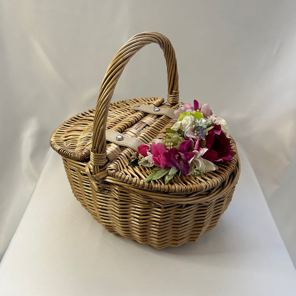 Classic Lottie Basket in Natural Wicker - Vintage Inspired