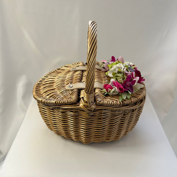 Classic Lottie Basket in Natural Wicker - Vintage Inspired