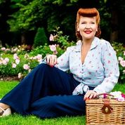 Classic Rosie Picnic Basket in Natural Wicker - Vintage Inspired