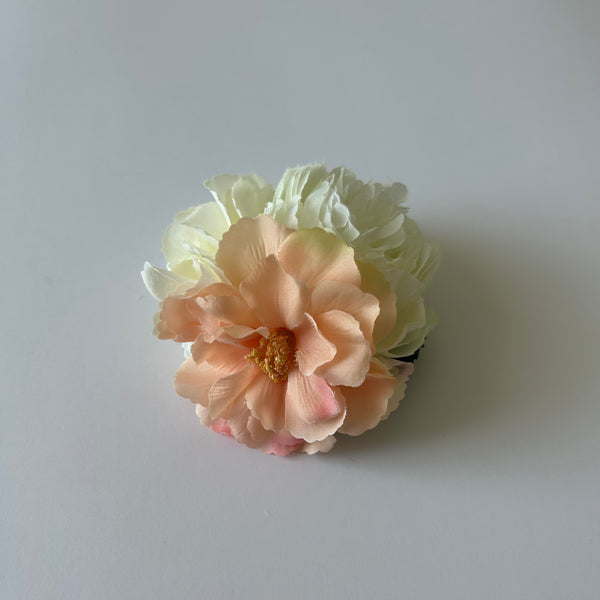 Classic Vintage Peach Camellia & Cream Carnation Flower Hair Clip