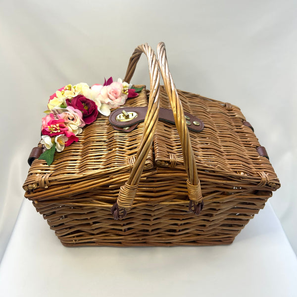 Classic Tilly Picnic Basket in Natural Wicker - Vintage Inspired