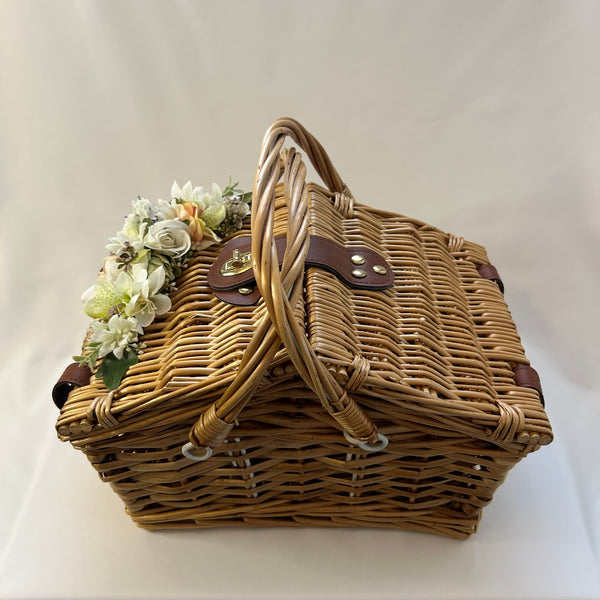 Classic Tilly Basket in Natural Wicker - Vintage Inspired