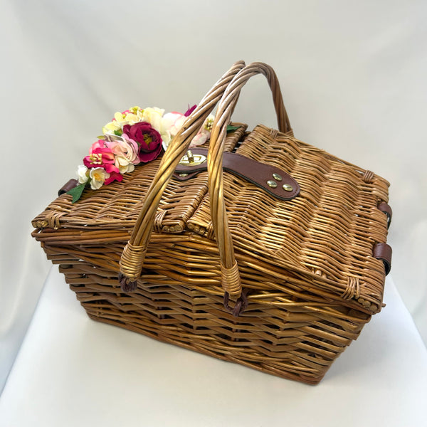 Classic Tilly Picnic Basket in Natural Wicker - Vintage Inspired