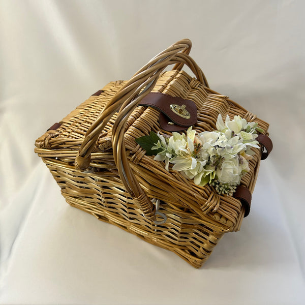 Classic Tilly Basket in Natural Wicker - Vintage Inspired