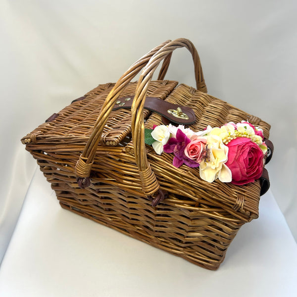 Classic Tilly Picnic Basket in Natural Wicker - Vintage Inspired