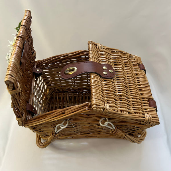 Classic Tilly Basket in Natural Wicker - Vintage Inspired