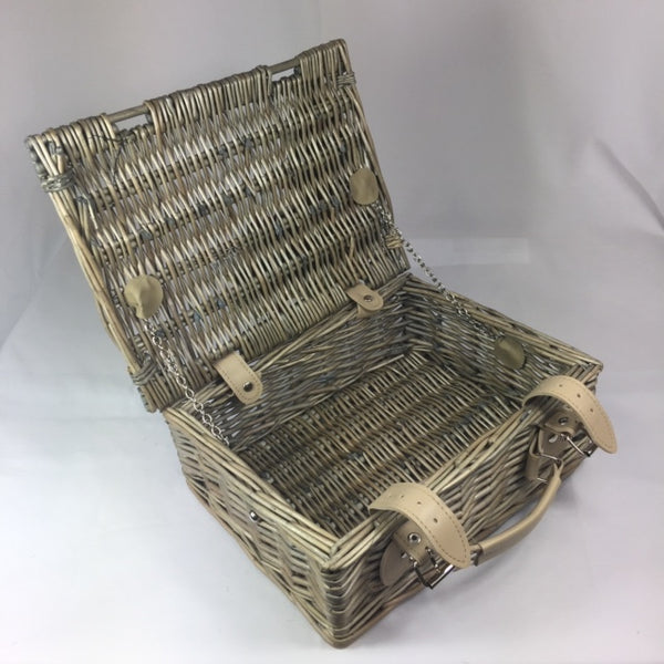 Classic Dolly Basket - Handmade Vintage Inspired