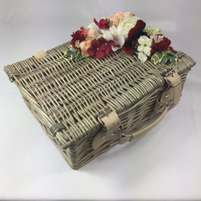 Classic Dolly Basket - Handmade Vintage Inspired