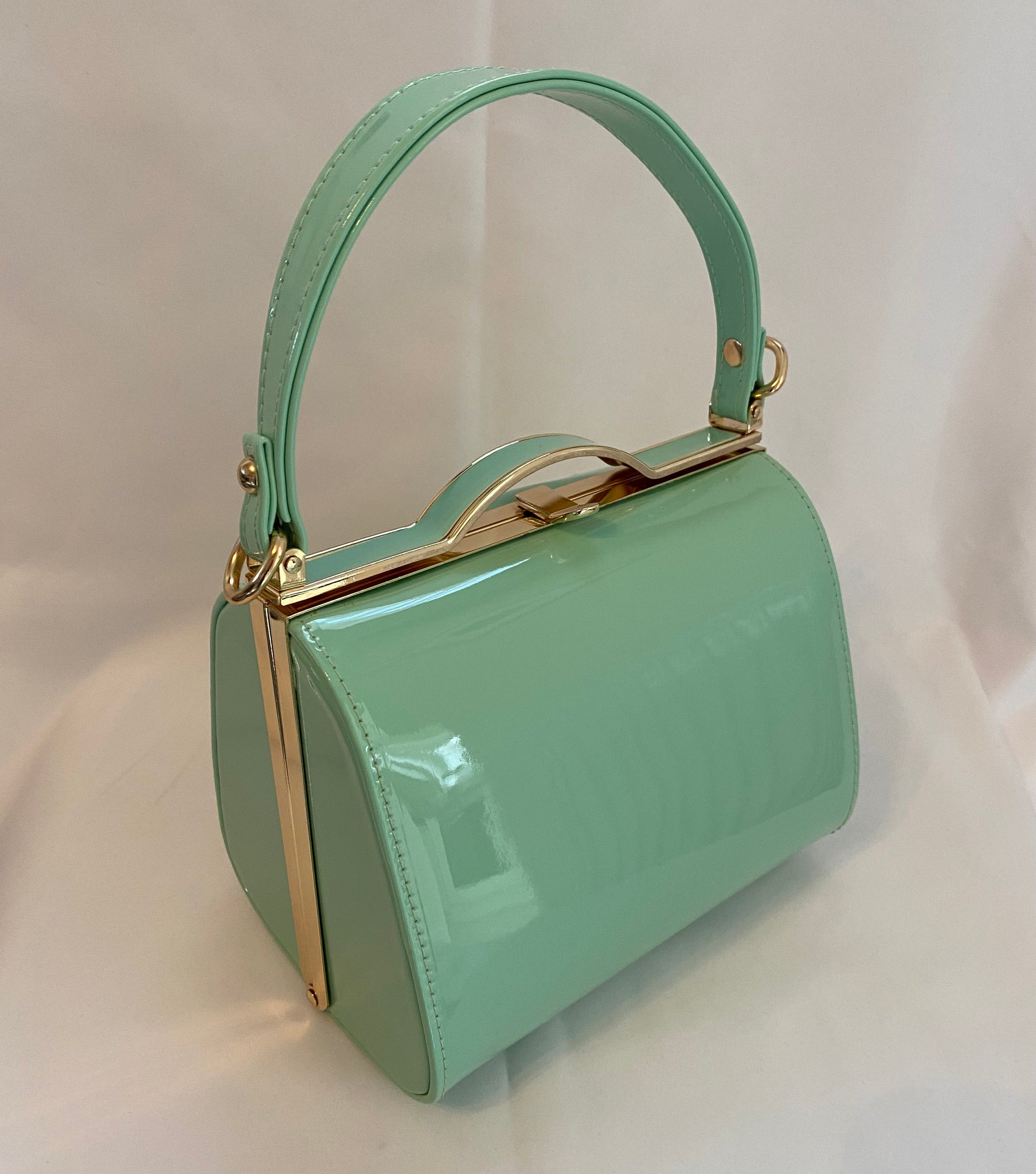 Classic Lilly Handbag in Mint Green - Vintage Inspired