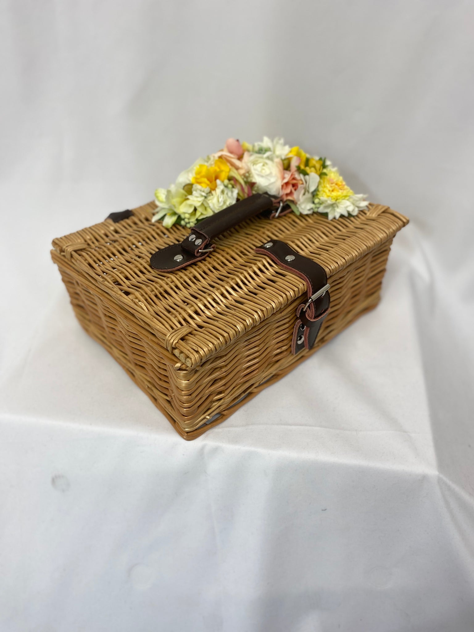 Classic Daisy Basket - Handmade Vintage Inspired